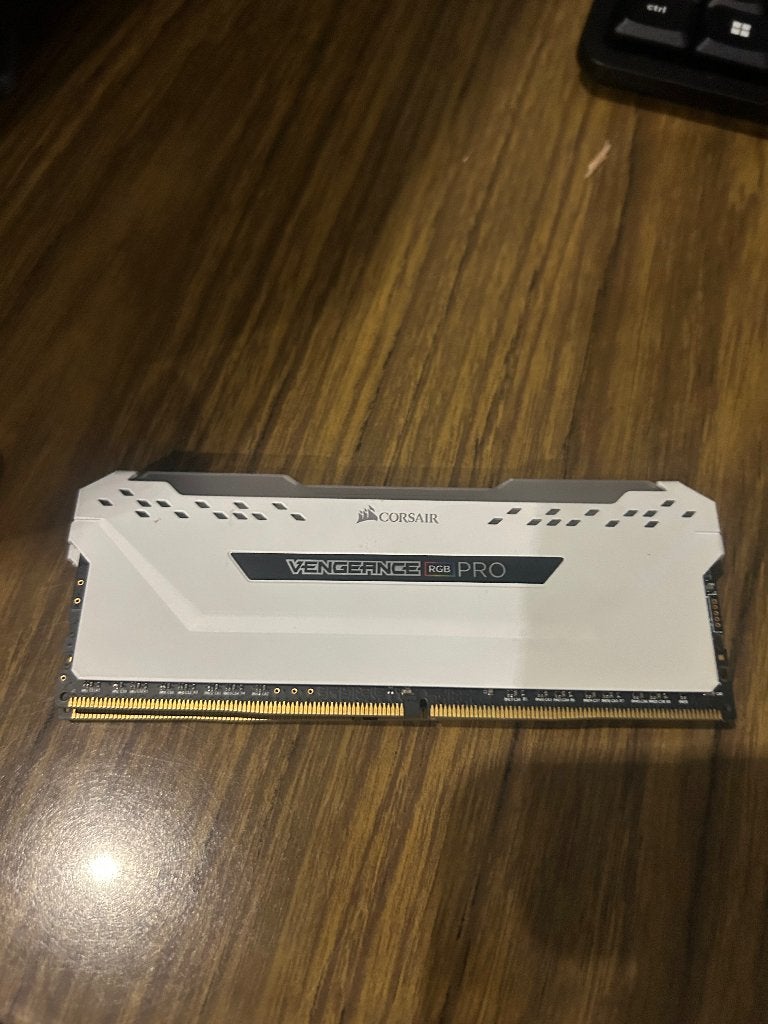 Ram corsair rgb pro DD4 16 ga 2X8 GB 3000mhz, Informatique & Logiciels, Mémoire RAM, Enlèvement, Comme neuf