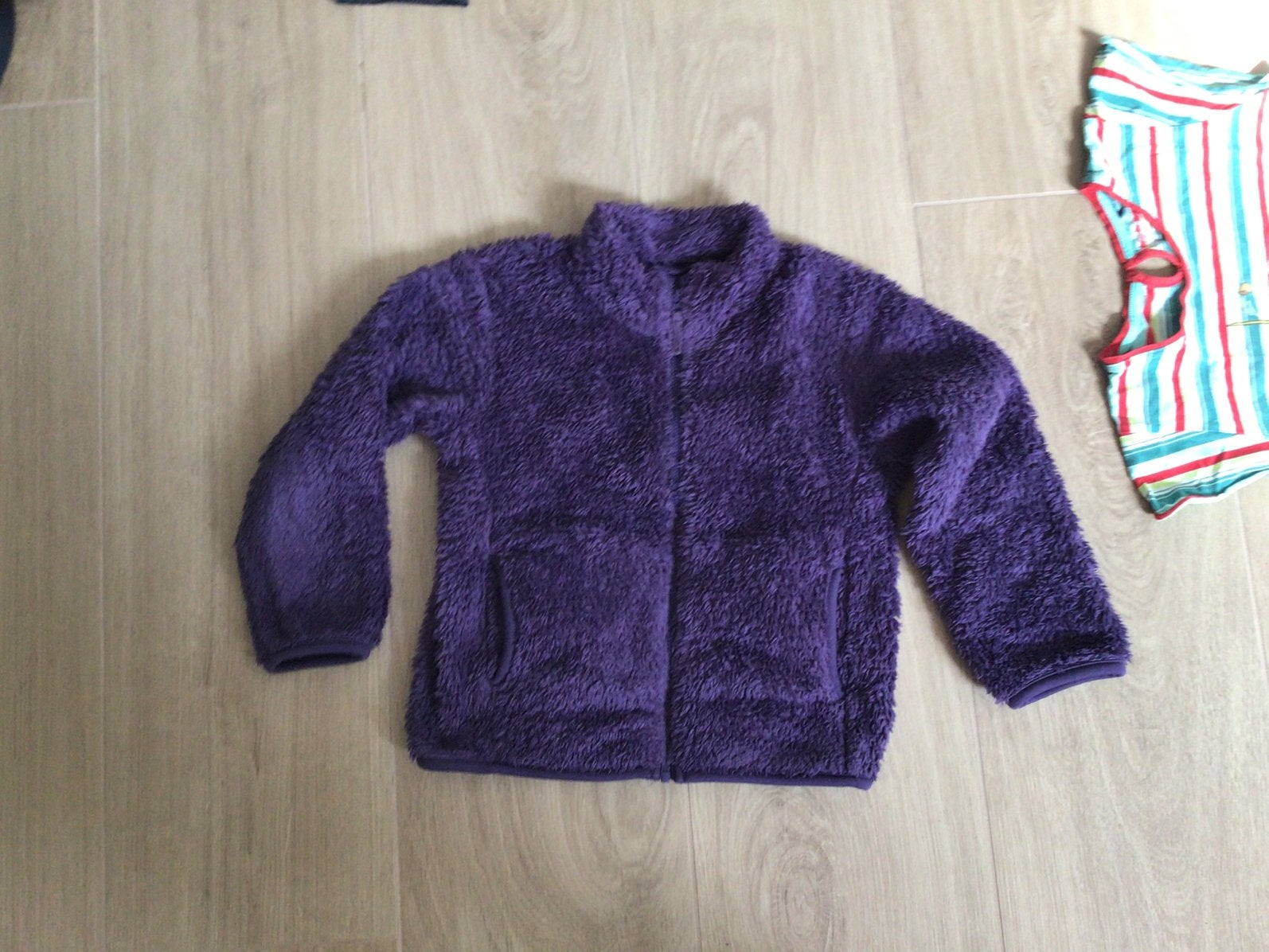 Mooie paarse fleece jasje van uniqlo, Verzenden, Jongen of Meisje, Jas, Uniqlo