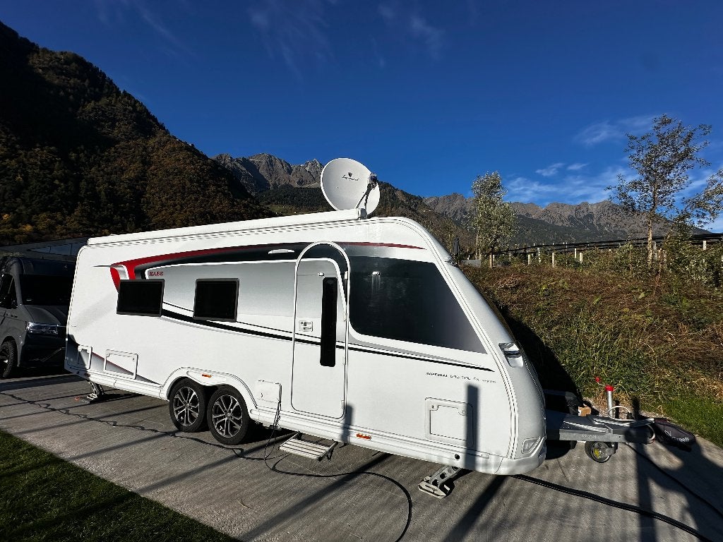 KABE Imperial 630 TDL FK + Mover E&P levelsysteem Oyster V85, Caravans en Kamperen, Caravans, 2 aparte bedden, Particulier, Tot en met 4