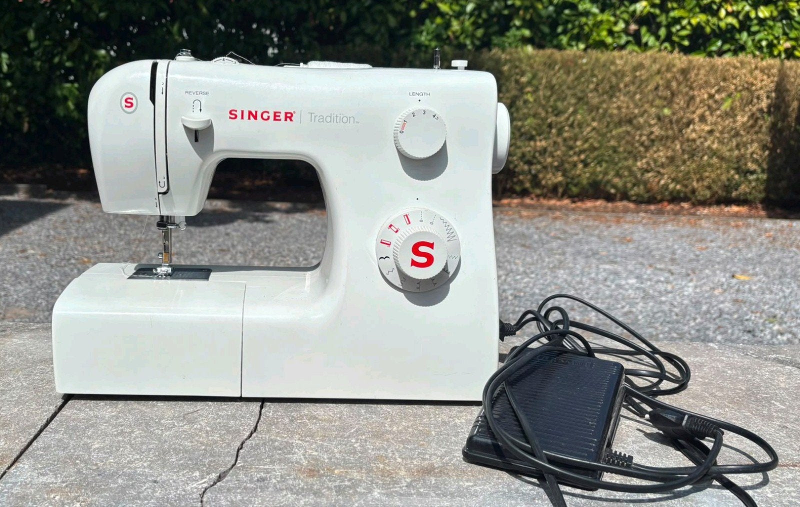 Singer Tradition TM 2250, Hobby en Vrije tijd, Naaimachines en Toebehoren, Ophalen, Naaimachine, Singer