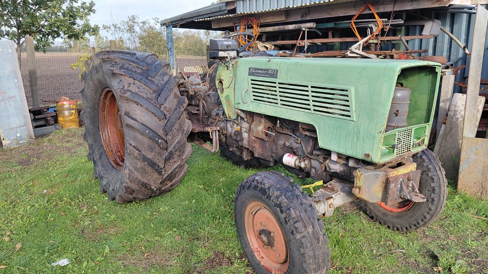 FENDT 103 de moter zit vast dus hij is voor onderdelen, Ophalen of Verzenden