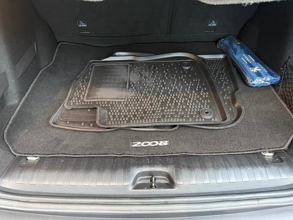 Peugeot 2008 1.2PureTech 82Pk Active carplay parkeersensoren, Autos, Argent ou Gris, Achat, 82 ch, Commande vocale