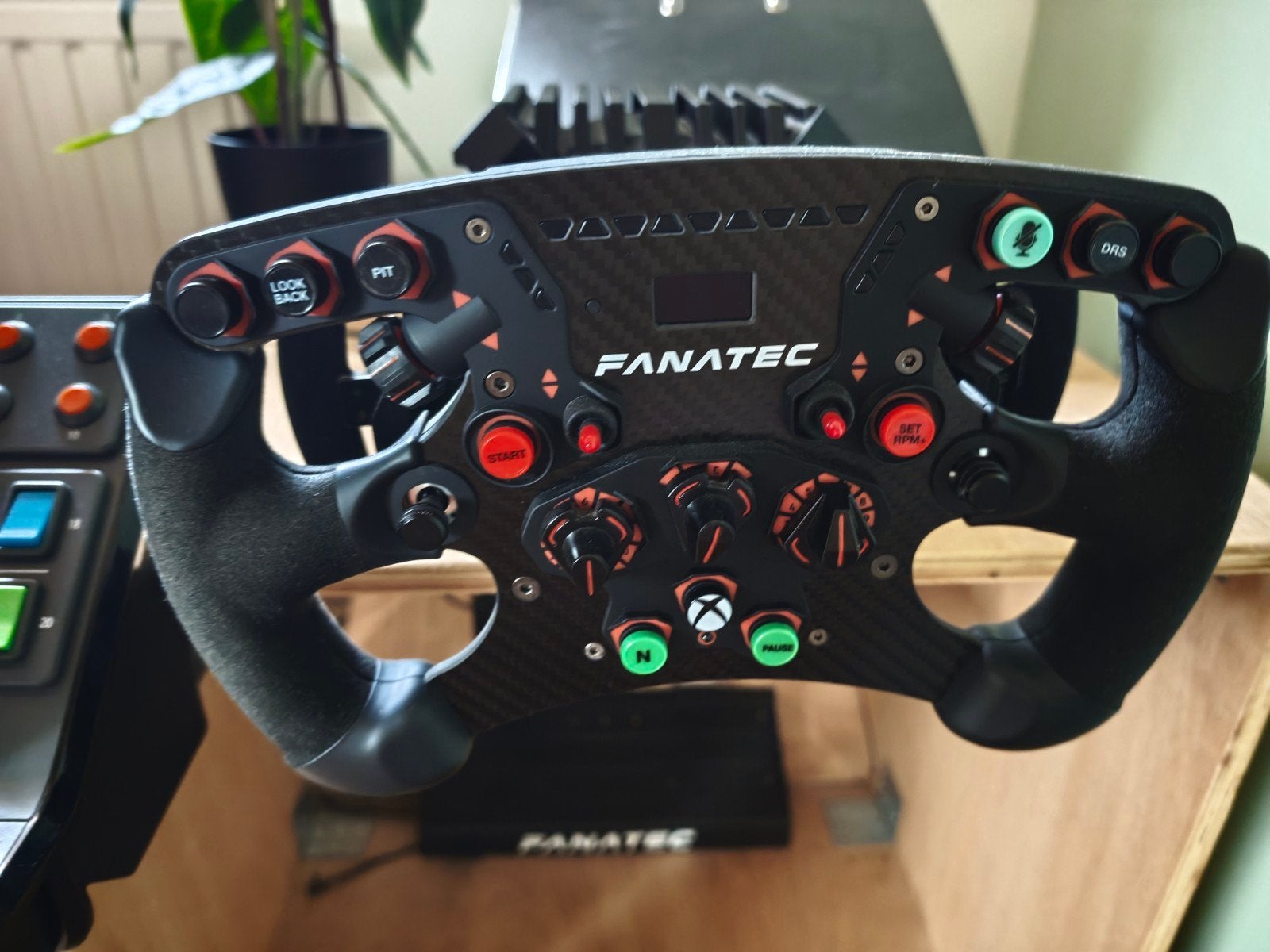 Fanatec dd boost, f1 v2,5 stuur en pedalen., Ophalen, Zo goed als nieuw, Fanatec