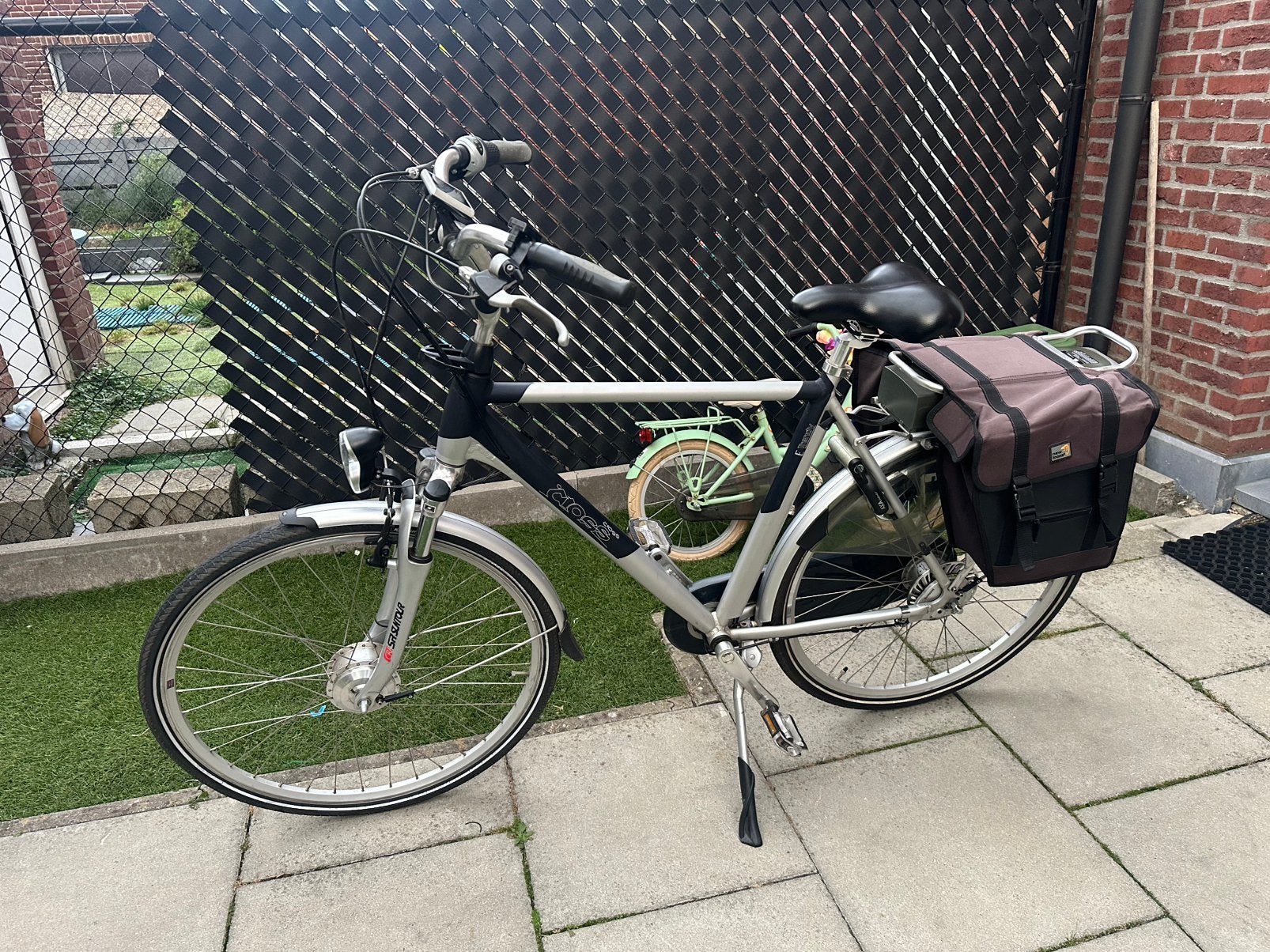 Elektrische herenfiets 28 inch, Ophalen, Zo goed als nieuw