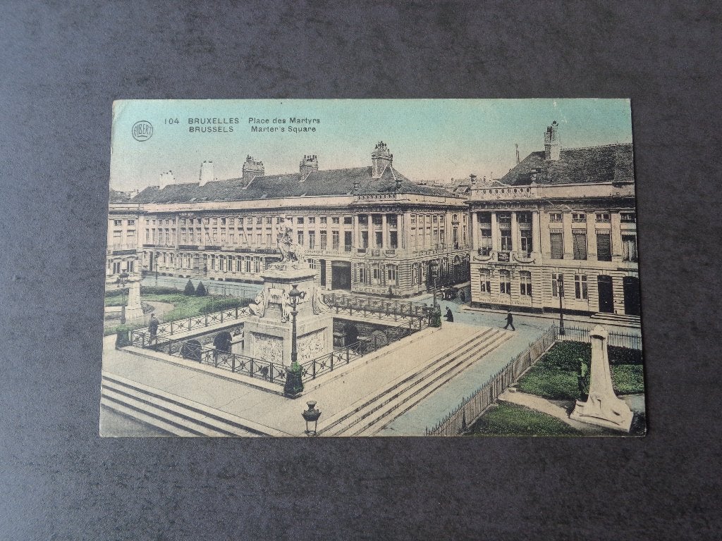 1 oude postkaart uit Brussels (Place des Martyrs), Ophalen