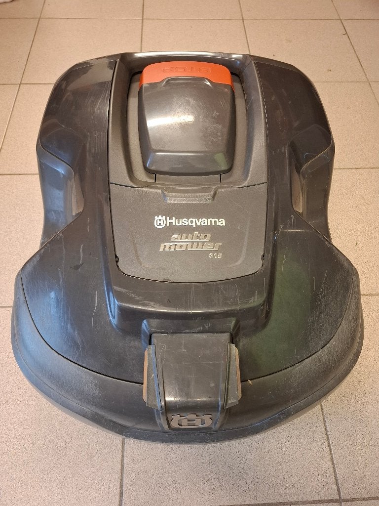 Robot tondeuse pour pièces, Jardin & Terrasse, Enlèvement, Utilisé, 20 à 25 cm, Husqvarna
