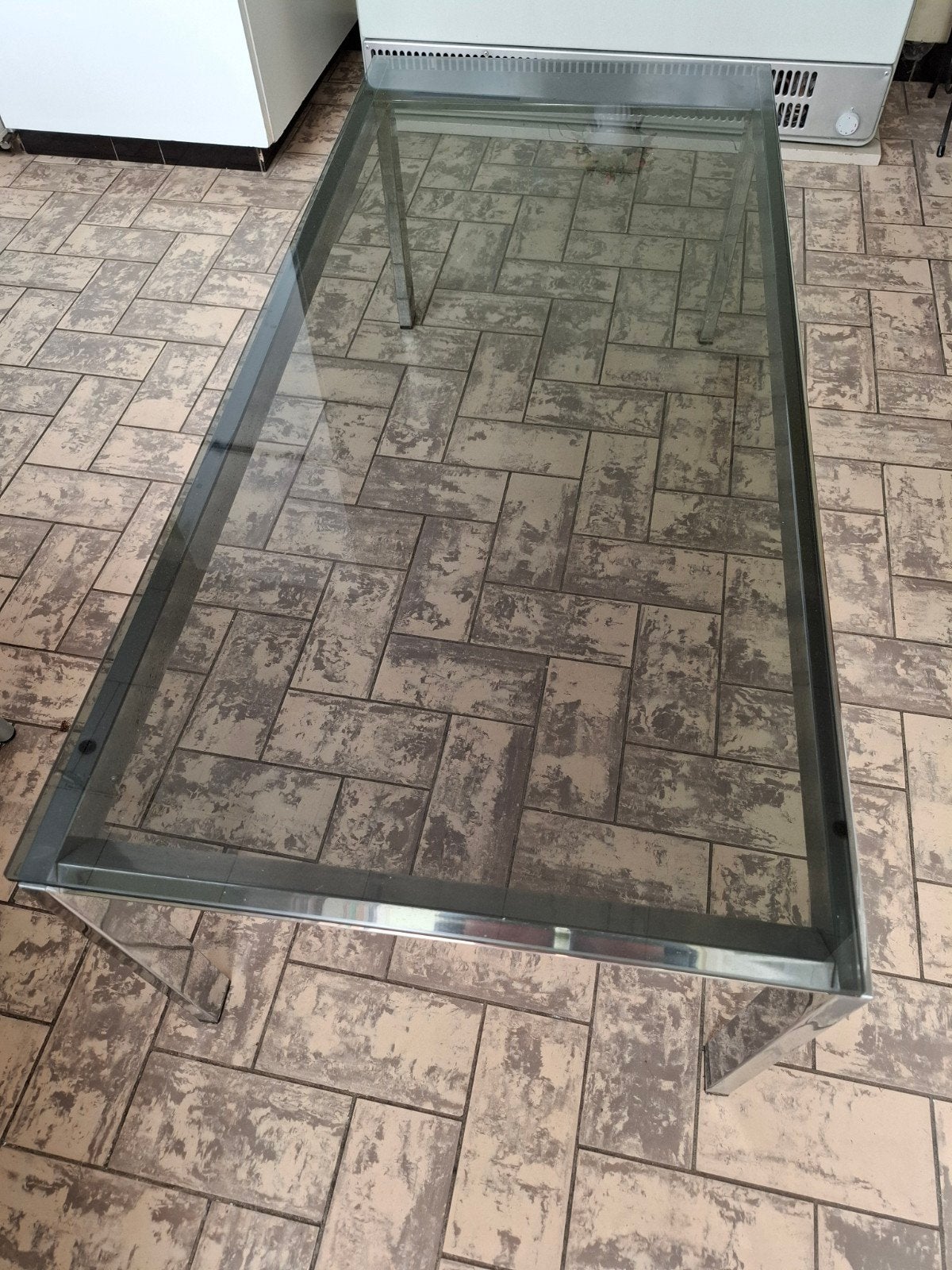 Salontafel met glazen blad, Ophalen