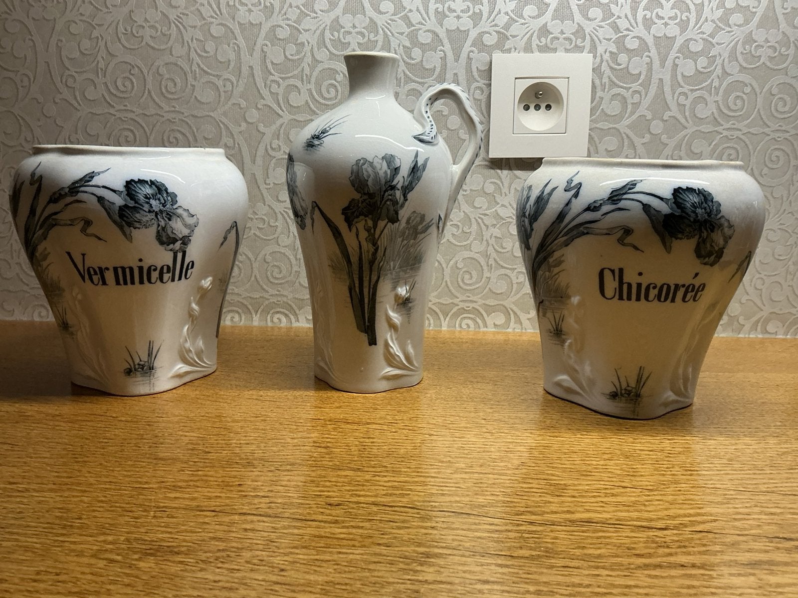 Villeroy& Boch, 1836 jugendstil potten, Wallerfangen Iris, Antiek en Kunst, Antiek | Servies los, Ophalen of Verzenden