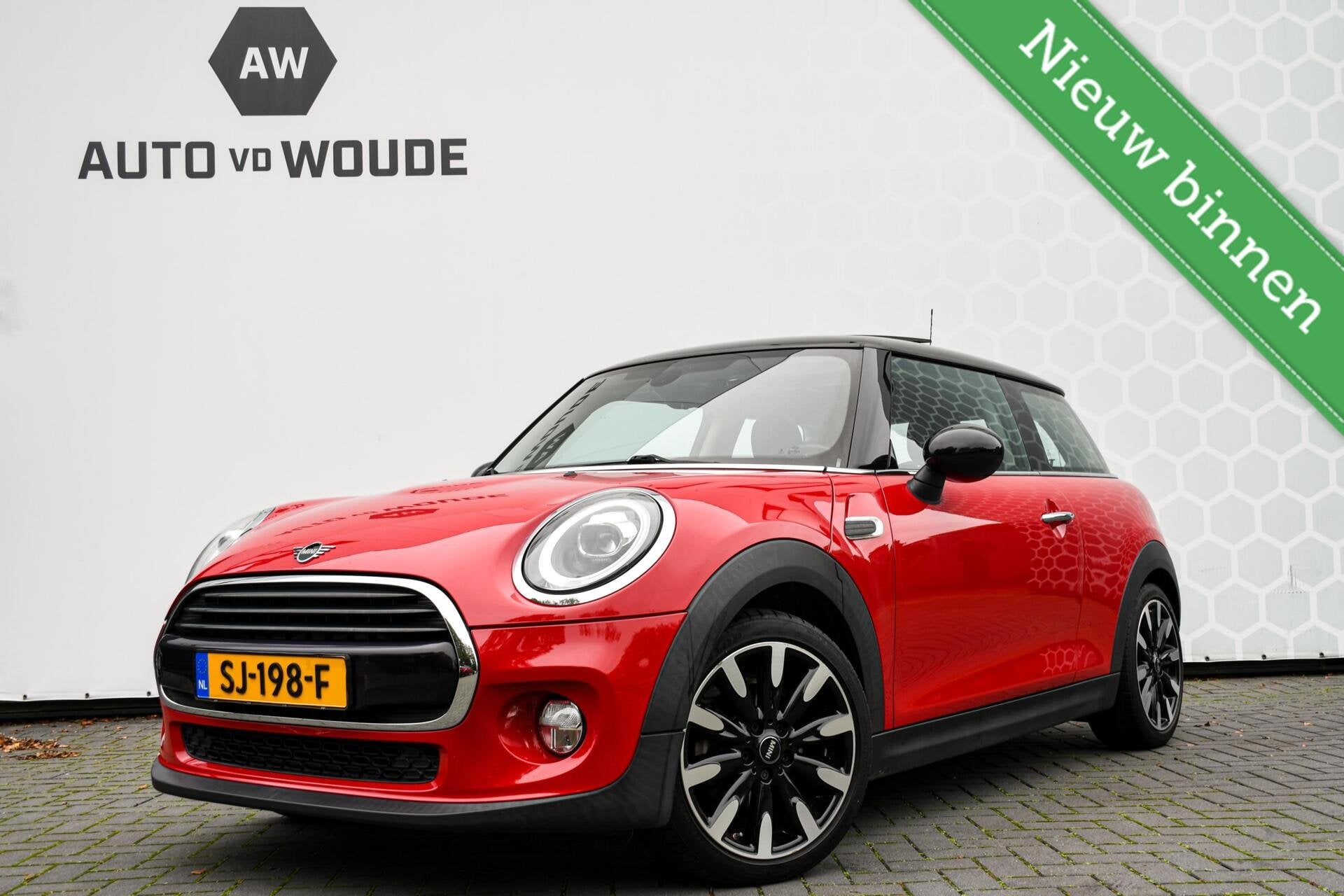 MINI 3-deurs 1.5 Cooper Chili Pano LED Sportstoelen NAP, Autos, Achat, Euro 6, Entreprise, 136 ch