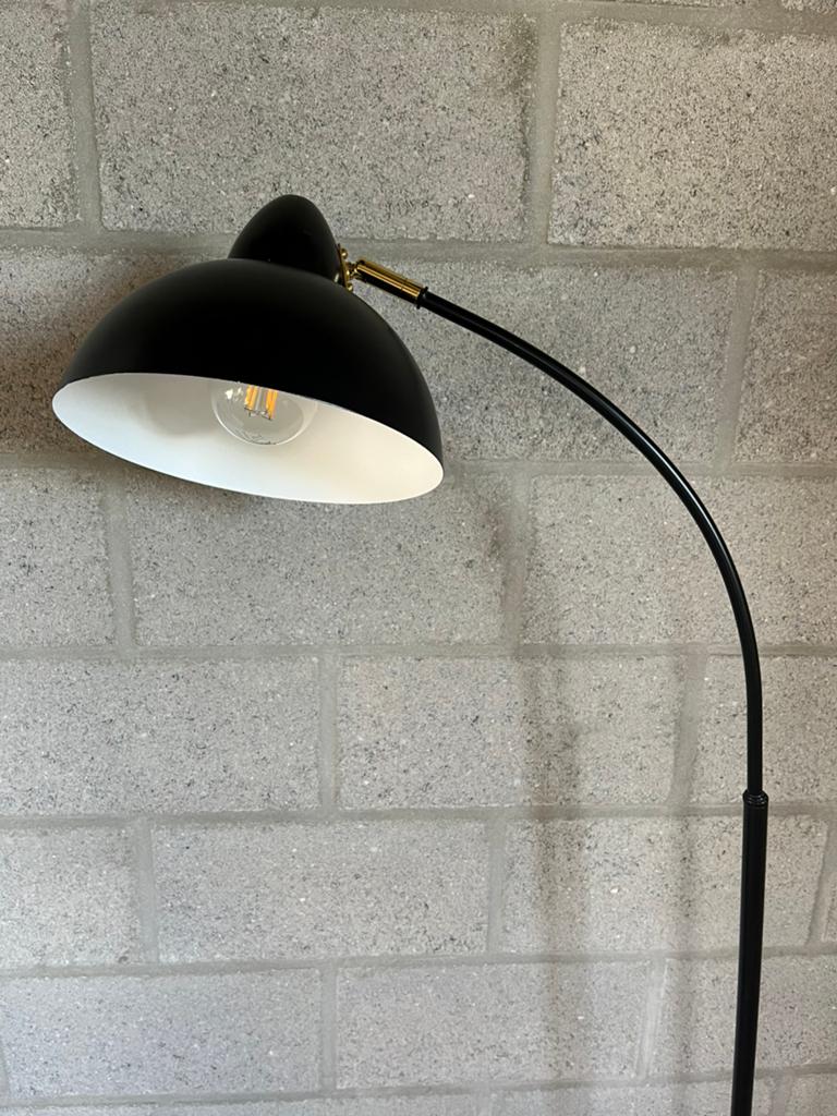 Zwarte metalen vloerlamp, Ophalen, Zo goed als nieuw