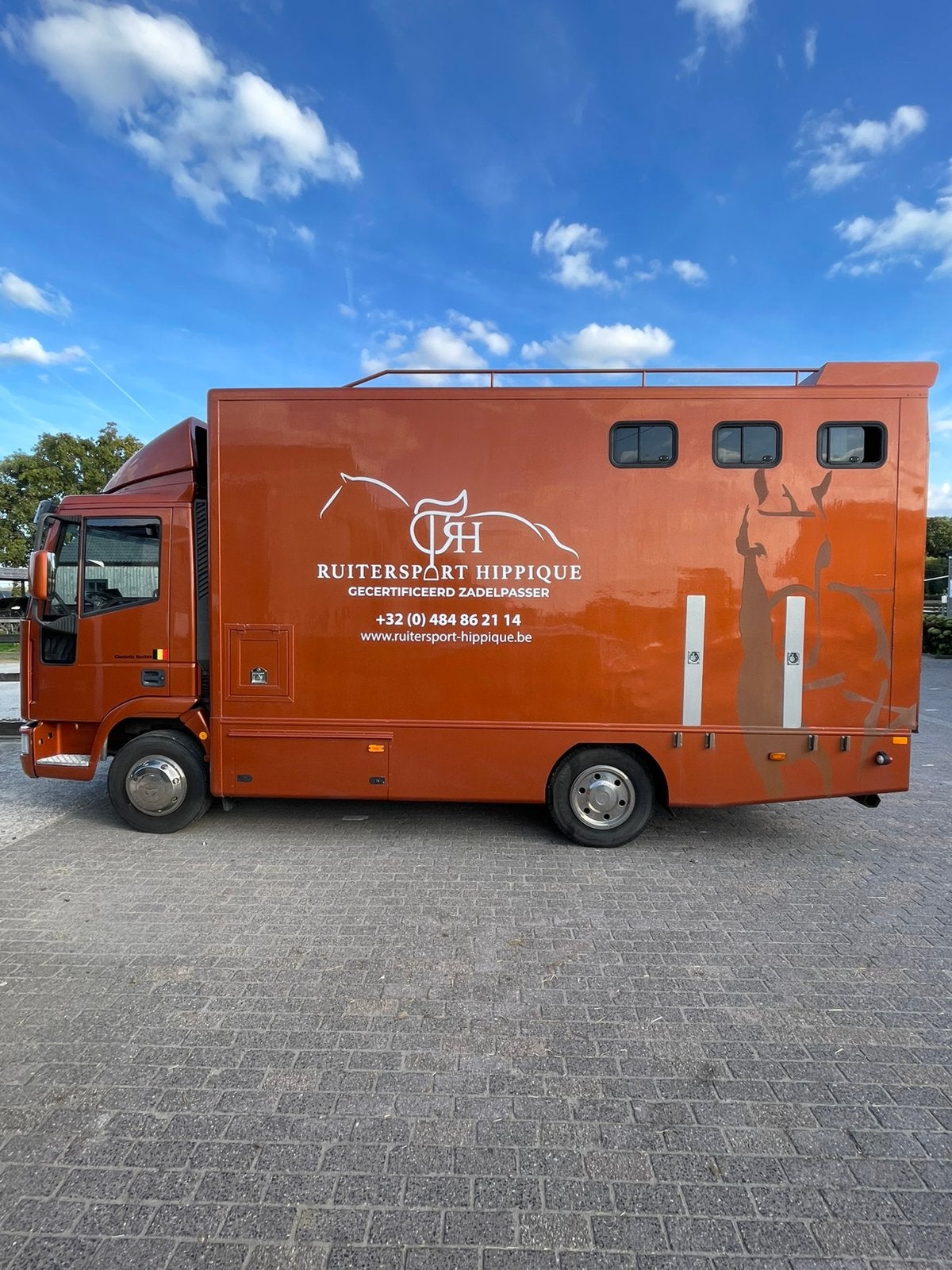 Paardenvrachtwagen Iveco, Ophalen, Gebruikt, Aluminium, 3-paards trailer