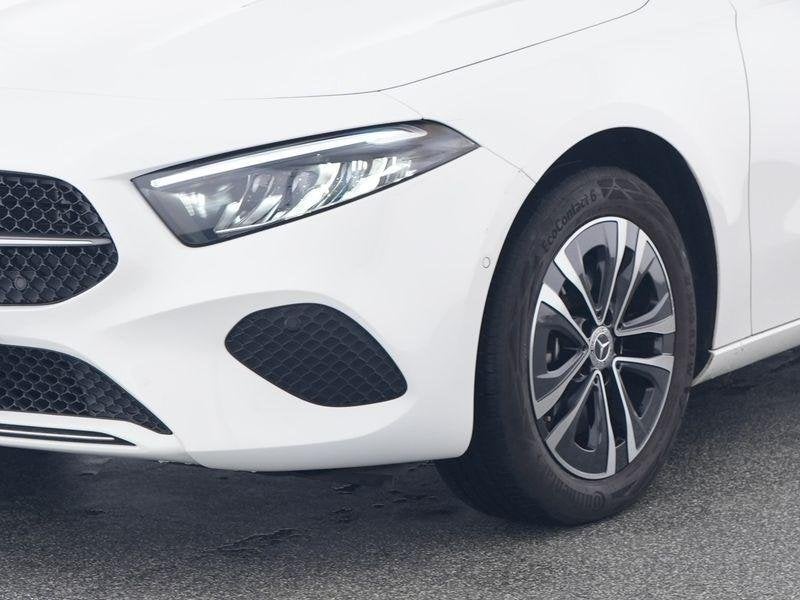 Mercedes-Benz A-klasse 250 e Hatchback Luxury Line | Verwarm, Auto's, Stof, Gebruikt, Zwart, 16 kWh
