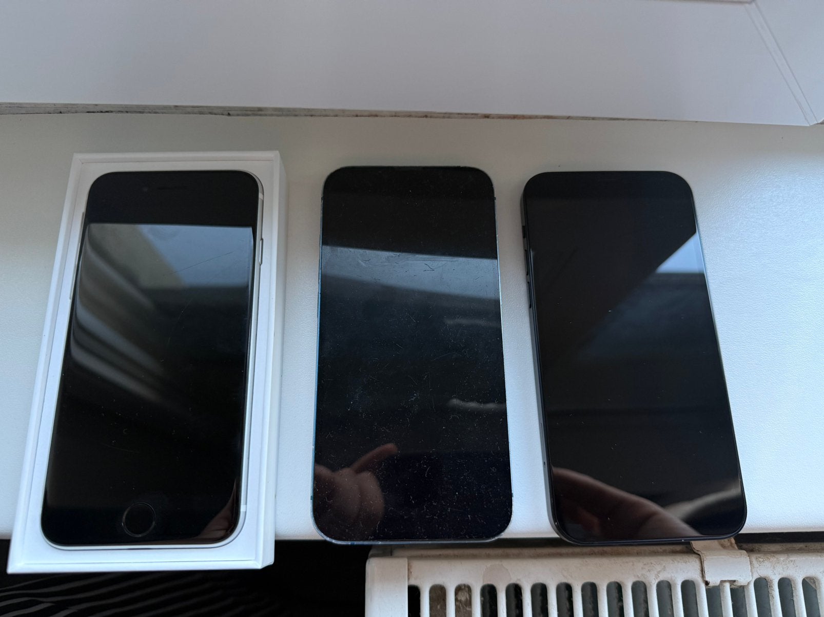 Iphones se 2020,12 en 13. Mogen weg voor mooie prijs, Enlèvement, Comme neuf, IPhone 12