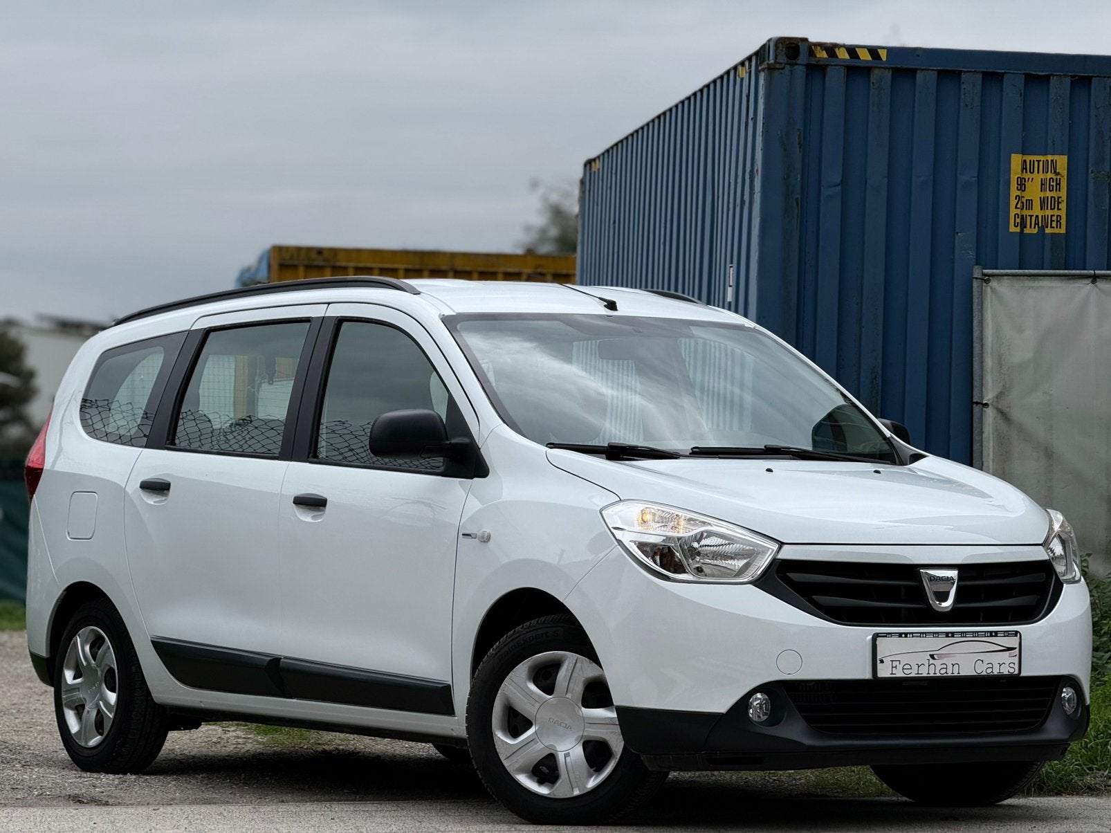 Dacia Lodgy 1.2 TCe • 2017 • 7 zit • Euro6b • 44.440 KM, Auto's, Voorwielaandrijving, Handgeschakeld, 5 deurs, https://public.car-pass.be/vhr/9b73319f-3c54-4d8e-b158-c75443daace5