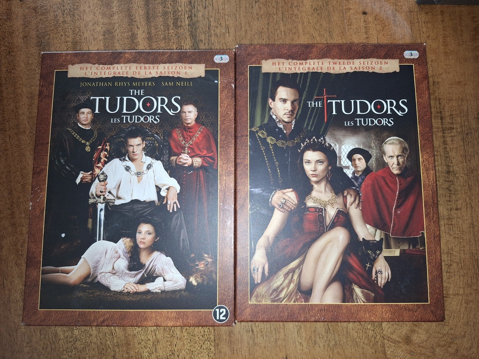The Tudors Seizoen 1 & 2 DVD Boxset, CD & DVD, DVD | TV & Séries télévisées, Drame, Saison 1, Enlèvement ou Envoi