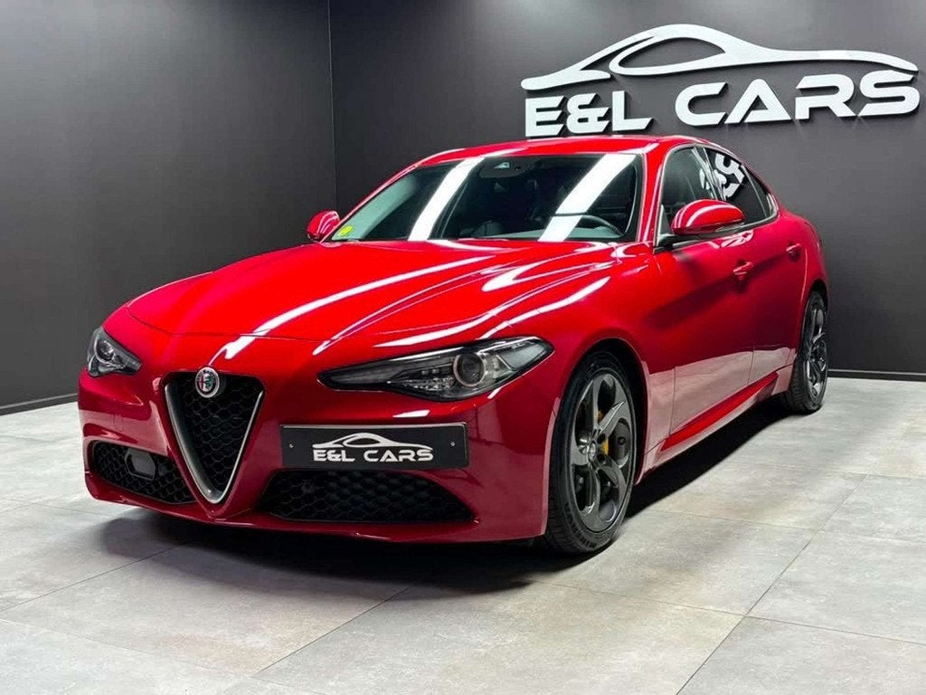Alfa Romeo Giulia Giulia 2.2 JTDm *12 mois de garantie*, Autos, Rouge, Achat, Entreprise, Boîte manuelle