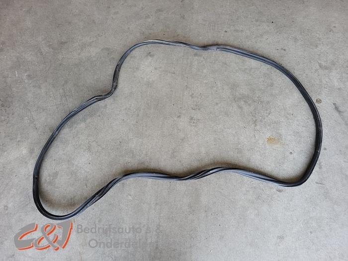 Portierrubber 4Deurs links-achter van een Mercedes V-Klasse, Gebruikt, -, Ophalen of Verzenden, -