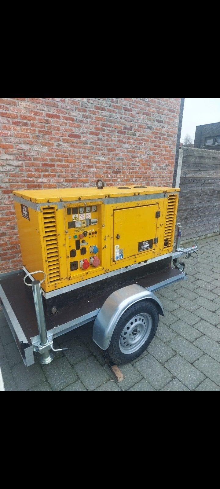 11 kva generator op aanhangwagen-1500 tr/min- ultra stil !!, Bricolage & Construction, Générateurs, 10 à 30 kVA, Démarrage électrique