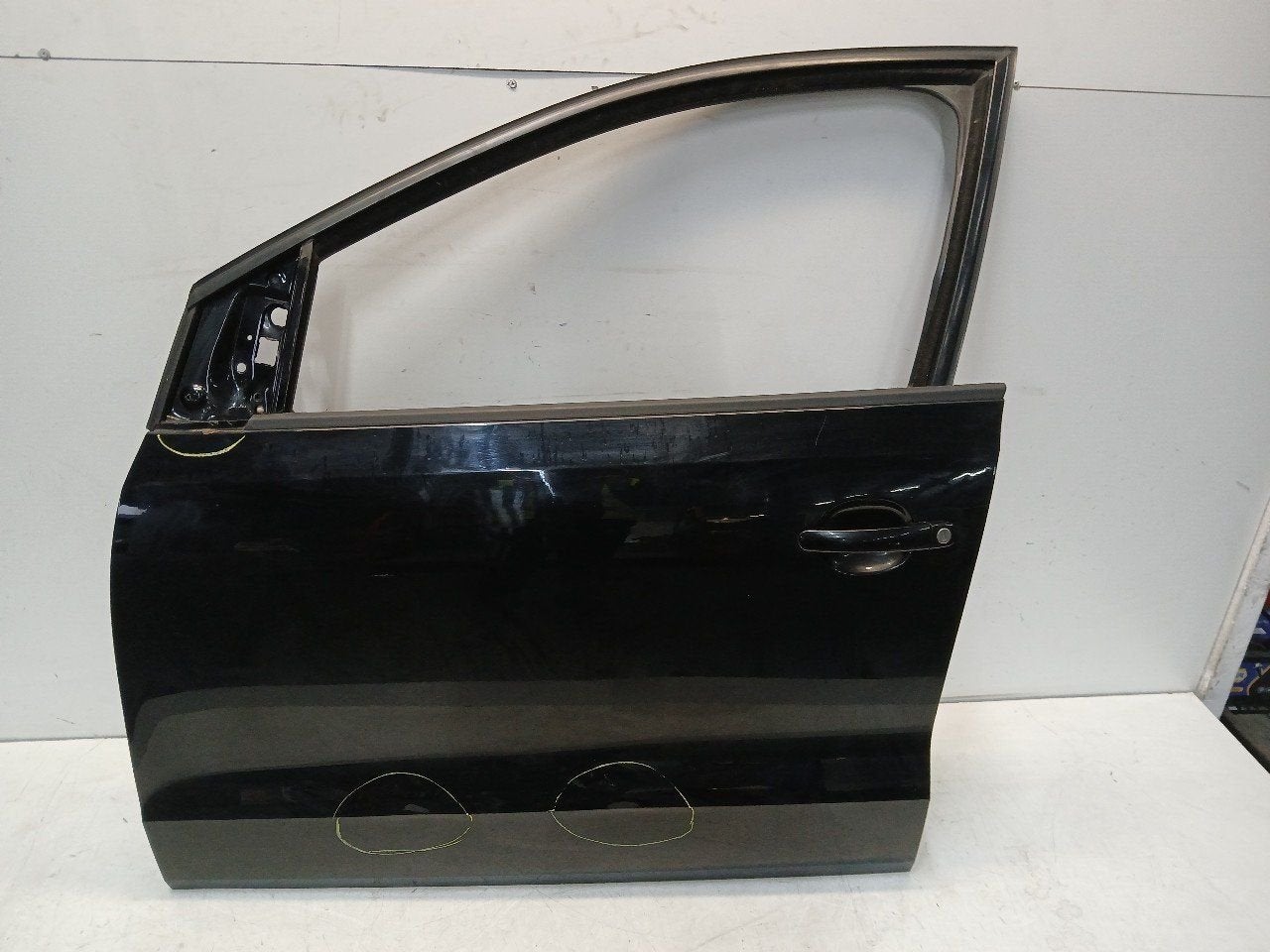 Portier links voor Volkswagen Polo, Onderdelen@venauto.nl, Van der Ven Autorecycling B.V., Gebruikt, Ettenseweg 76, 4706 PB Roosendaal, The Netherlands