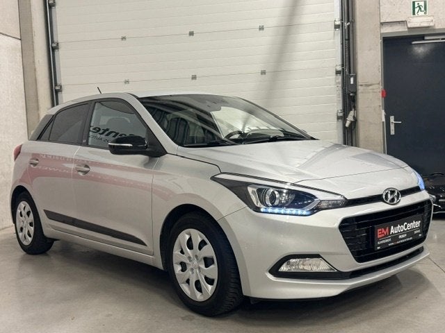 Hyundai i20 1.2i benzine GO! Camera-Airco-LaneA-Cruise-1Ste, Autos, Argent ou Gris, Achat, Euro 6, Entreprise