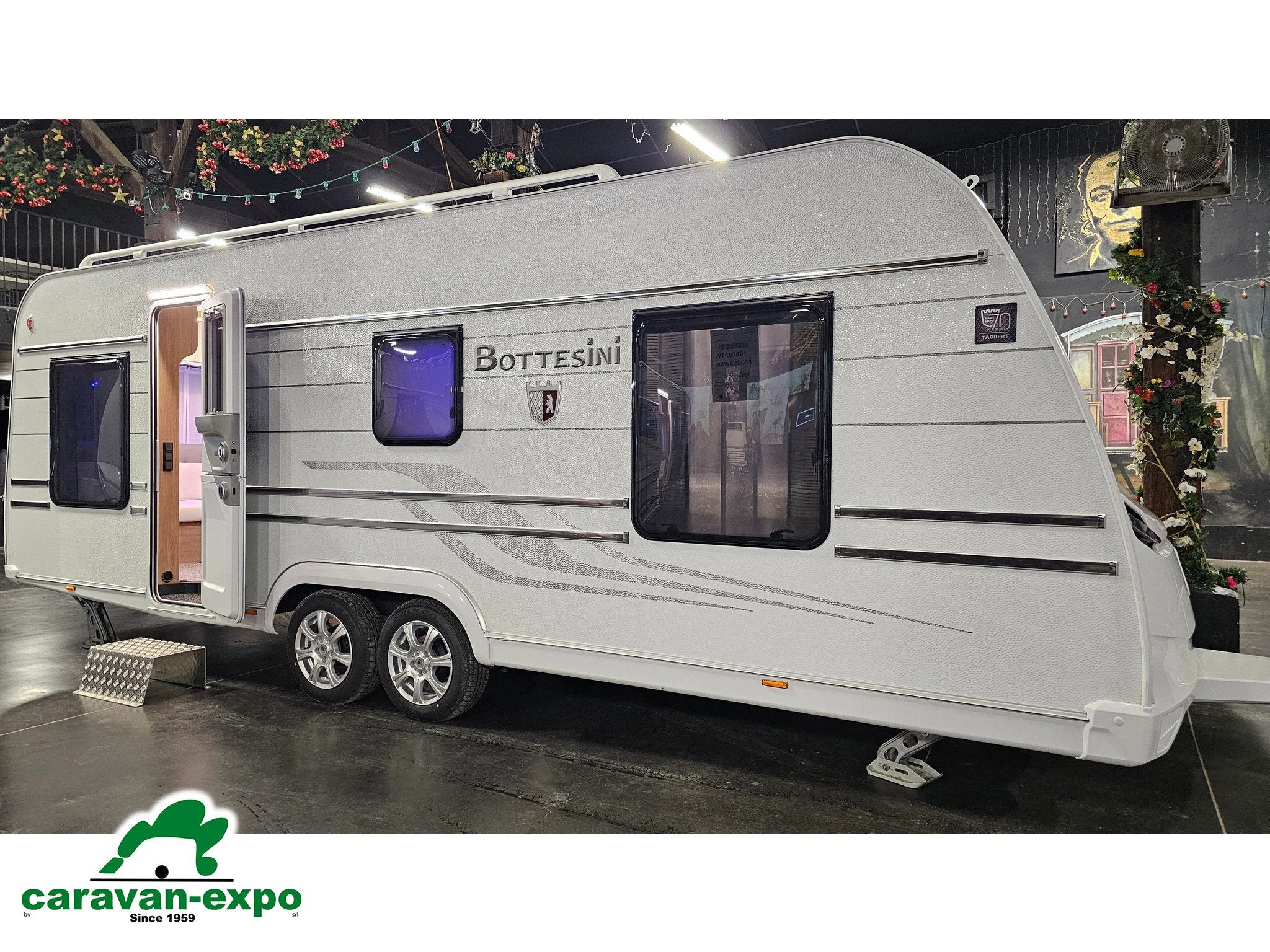 TABBERT BOTTESINI 590, Caravans en Kamperen, Caravans, Tabbert, Bedrijf, 6 tot 7 meter, Tot en met 4