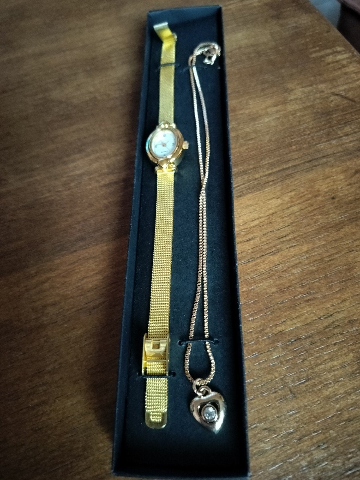 Montre et chaîne fantaisie, Ophalen