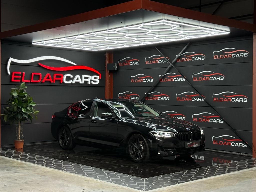 BMW 520e Benzine + Elektr. SPORT/Full Options/Garantie*, Auto's, BMW, Automaat, 4 cilinders, Zwart, Leder