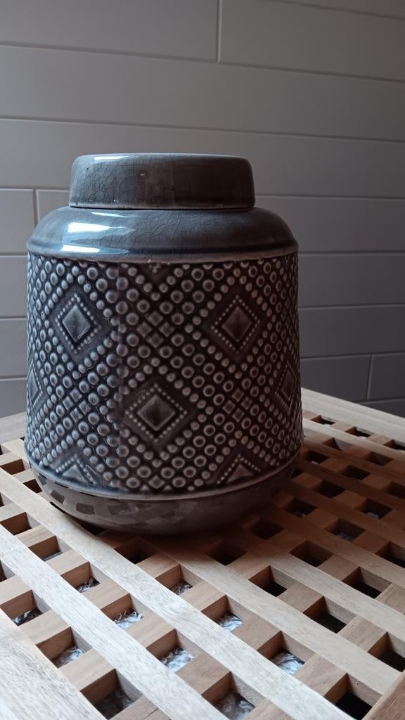 Decoratieve  voorraadpot, Ophalen