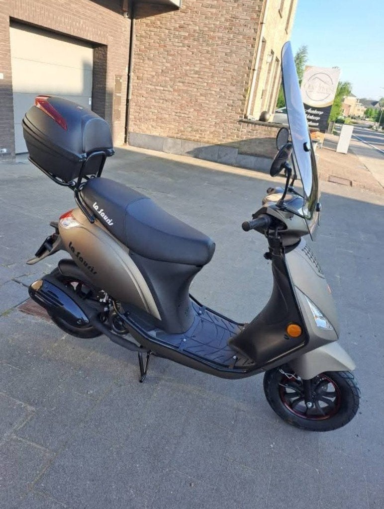 Scooter a klasse, Fietsen en Brommers, Scooters | Overige merken, Zo goed als nieuw, Klasse A (25 km/u), Benzine, Ophalen