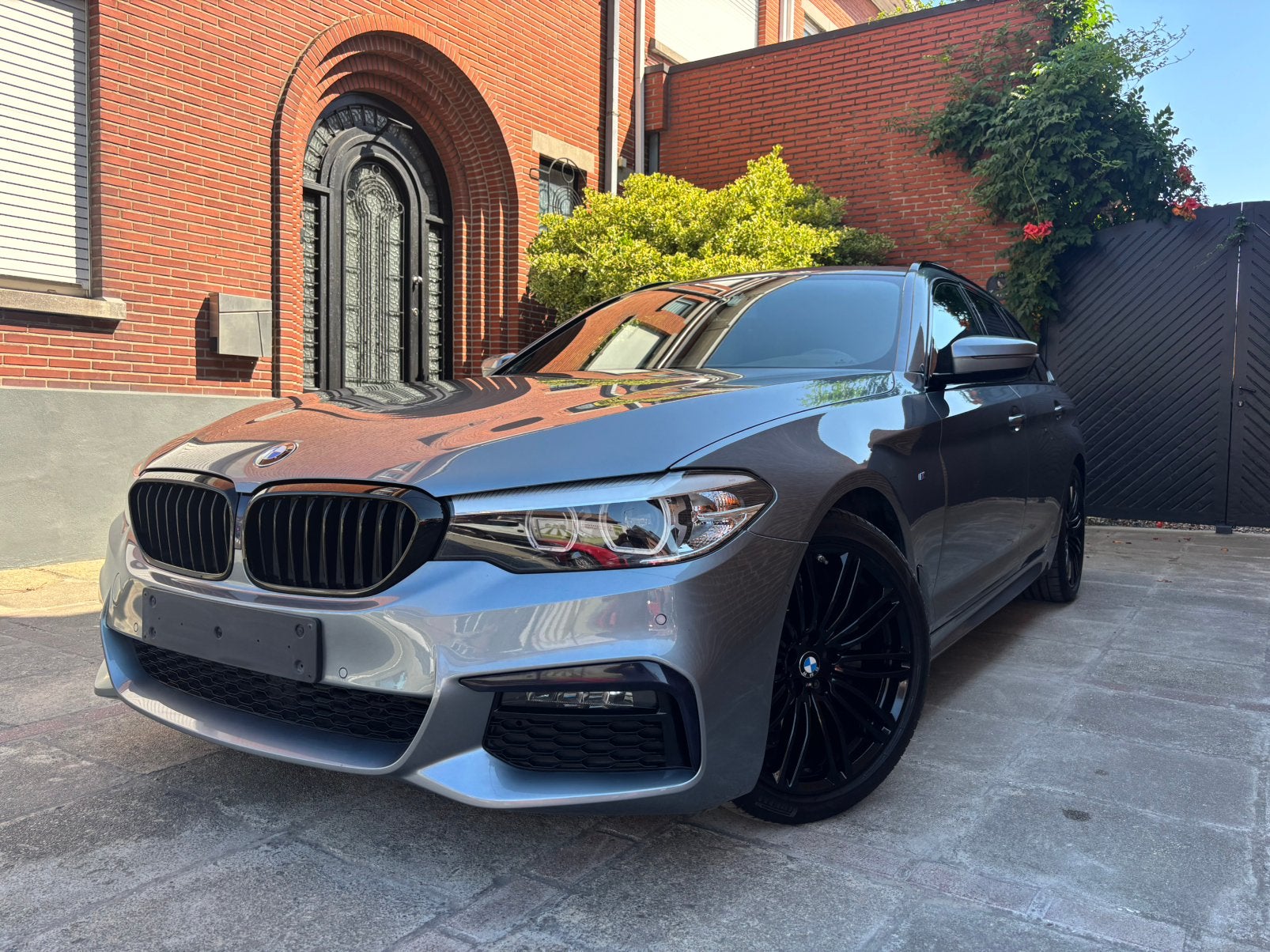 BMW 518d TOURING PACK M BOITE AUTO FULL OPTIONS, Auto's, Automaat, 4 cilinders, Adaptive Cruise Control, Leder