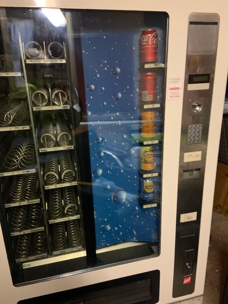 Drank / snoepautomaat, Enlèvement, Boissons