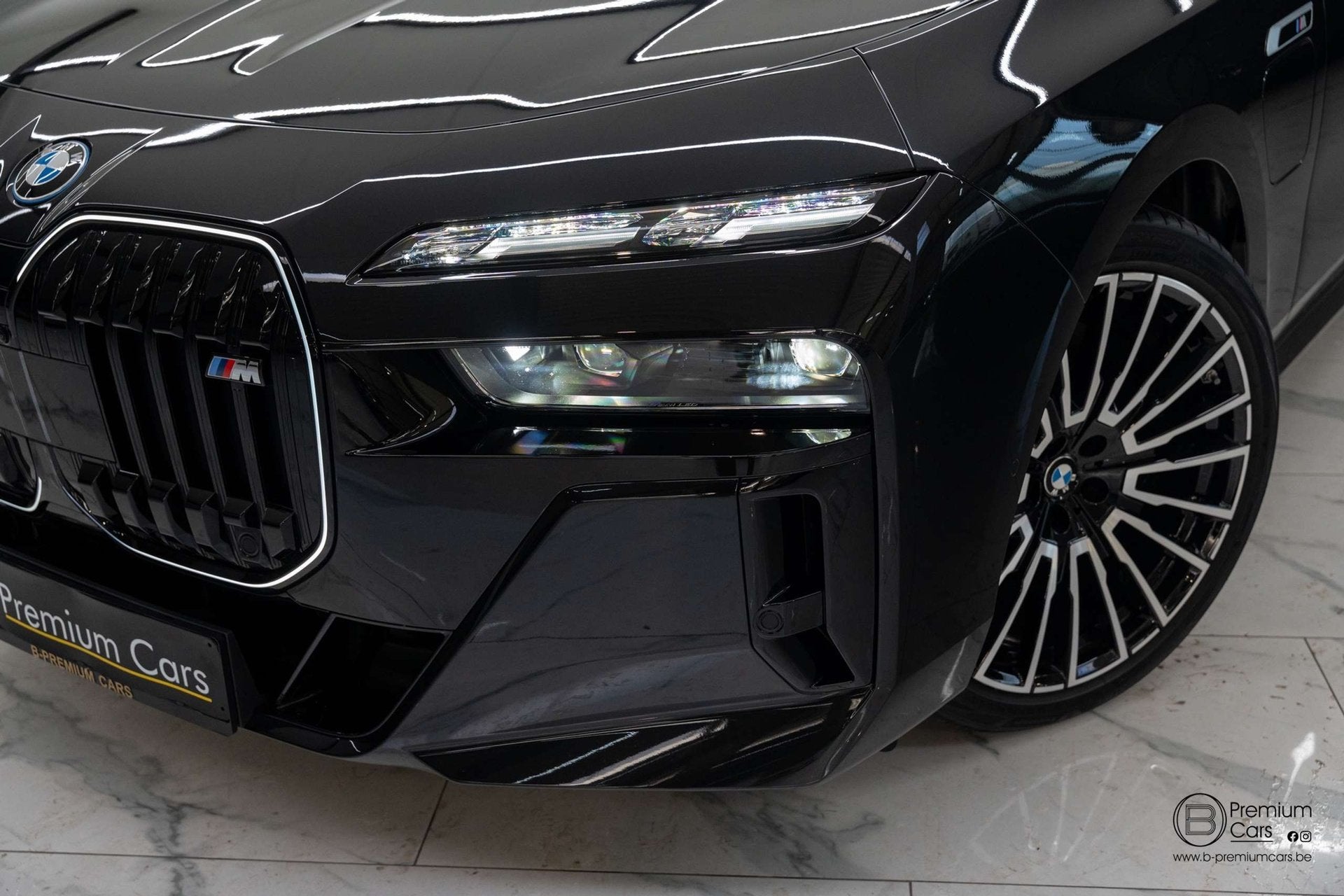 BMW 760 xDrive Individual! MEGA FULL OPTIONS!, Autos, Ordinateur de bord, Achat, 4 portes, Entreprise