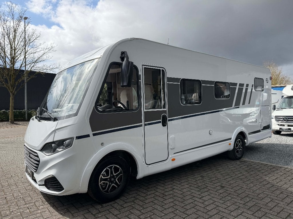 Te huur: Carado I447 - last minute mogelijk, Caravans en Kamperen, Mobilhomes, Ringverwarming, Fiat, 7 tot 8 meter, Bedrijf
