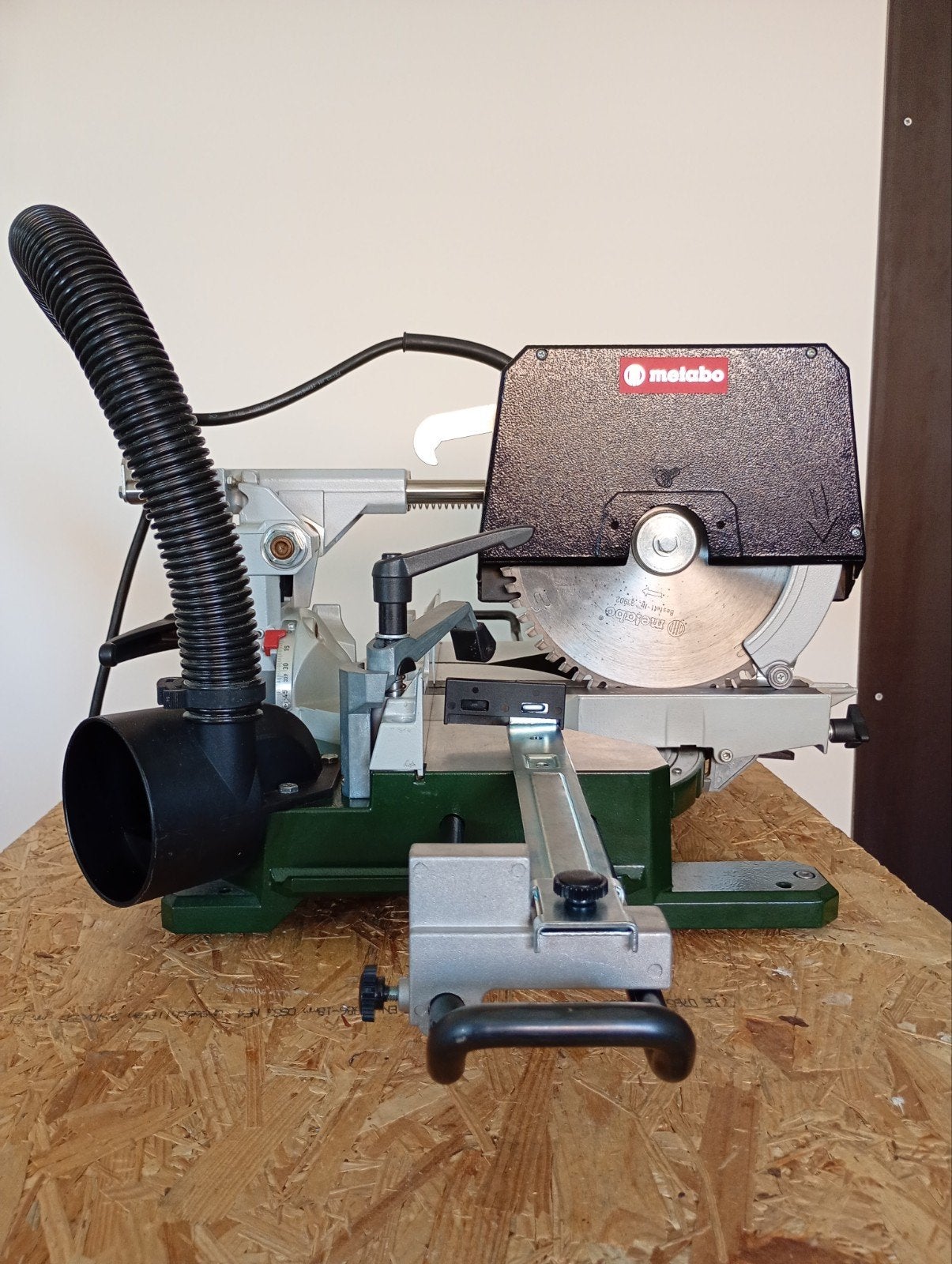 Professionele metabo afkort-verstekzaagmachine, Ophalen