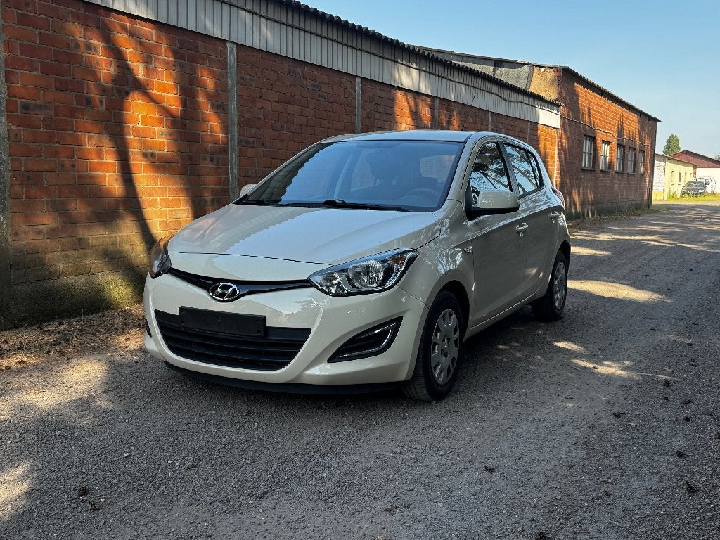 Hyundai i20 1.4 automaat, Autos, Capteur de stationnement, Euro 5, Achat, 140 g/km