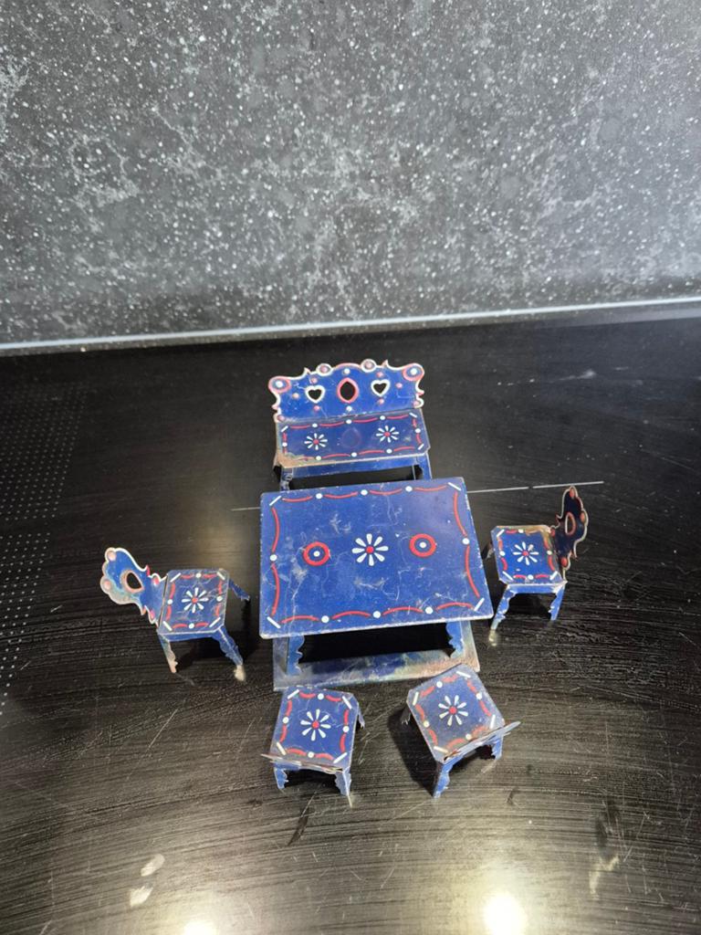 Metalen  poppenhuis eettafel, Antiek en Kunst, Ophalen
