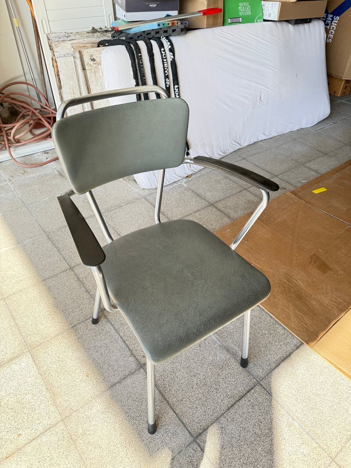 Metalen stoelen 6 stuks, Ophalen, Zo goed als nieuw
