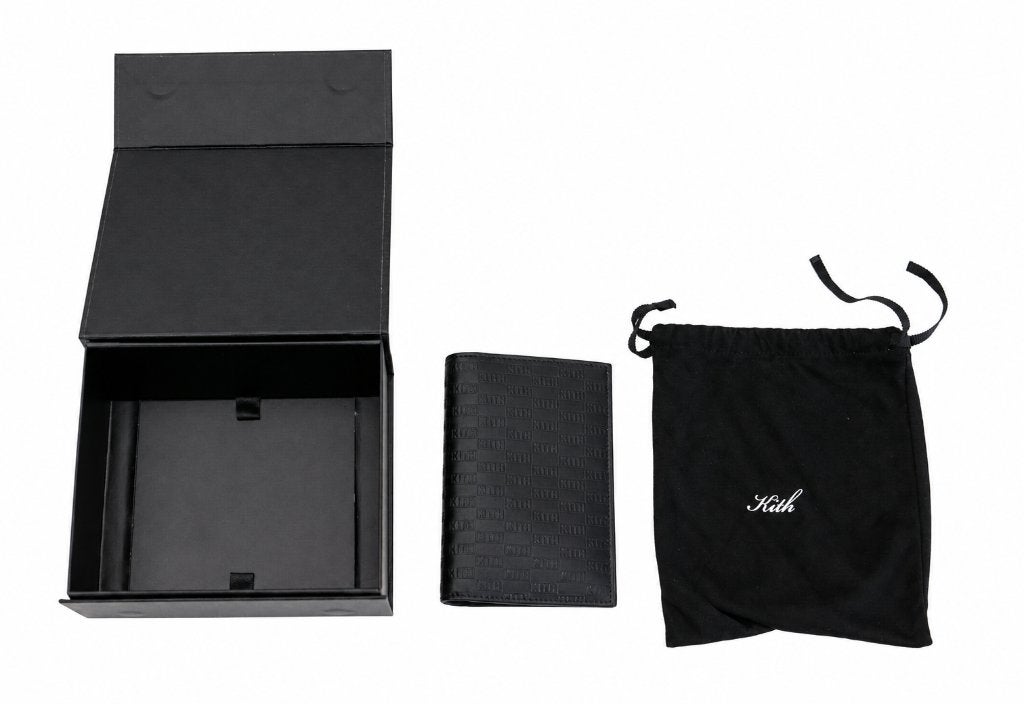 Kith Monogram Leather Passport Holder (Zwart), Kleding | Heren, Ophalen of Verzenden, Nieuw