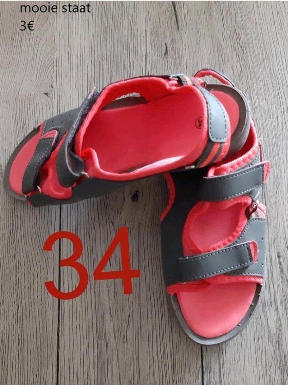 Meisjes kinderschoenen, Ophalen