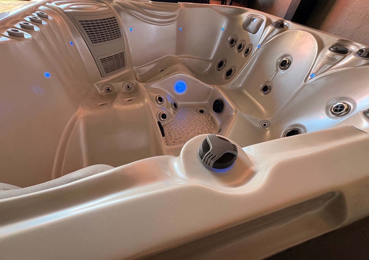 Jacuzzi voor 5 personen – Bouwjaar 2024 – Gratis levering., Enlèvement, Comme neuf