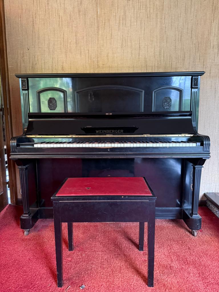 Weinberger piano, Muziek en Instrumenten, Piano's, Gebruikt, Piano, Zwart, Hoogglans, Ophalen
