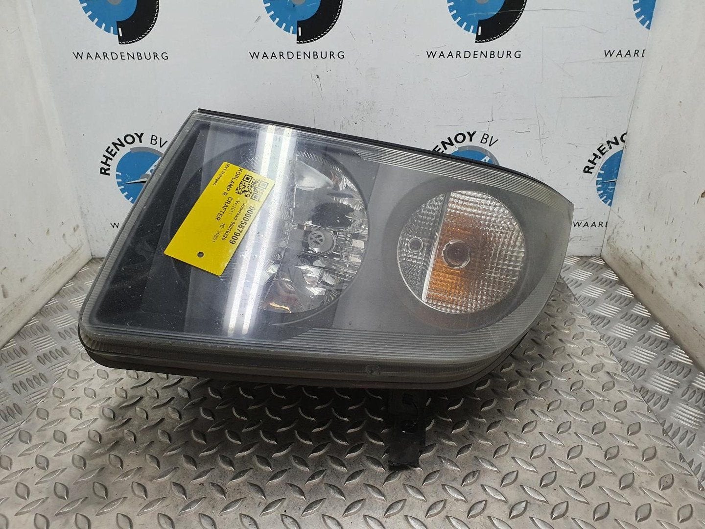 VOLKSWAGEN CRAFTER 2.0 TDI L3H2  KOPLAMP R 2011, Ophalen of Verzenden, Gebruikt, ARN erkend