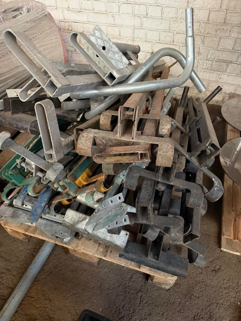 Taquet decheles 80€, Bricolage & Construction, Métaux, Enlèvement ou Envoi, Comme neuf