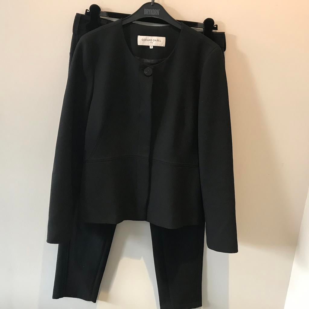 Zwart ensemble van Gerard Darel, maat 38/ 40, Maat 38/40 (M), Kostuum of Pak, Gerard Darel, Zwart