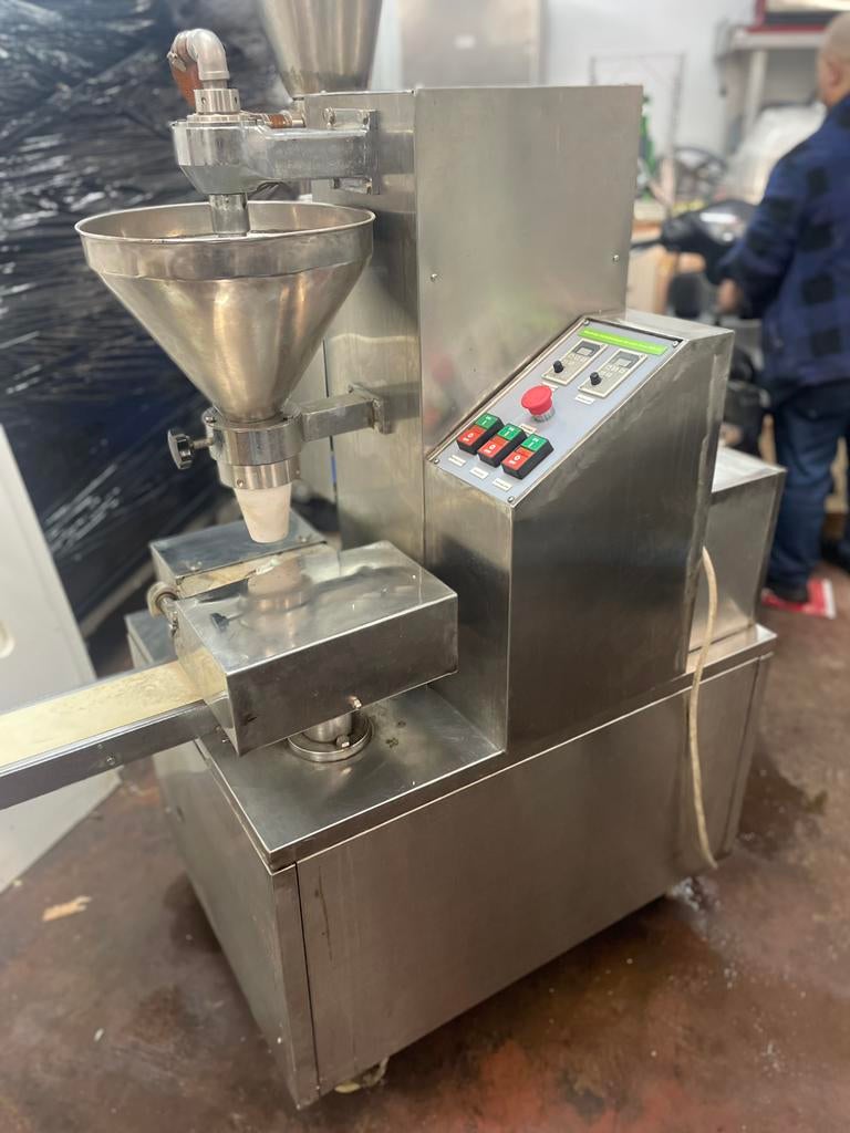 Machine pour bouchee vapeur ou pain farci, Articles professionnels, Enlèvement