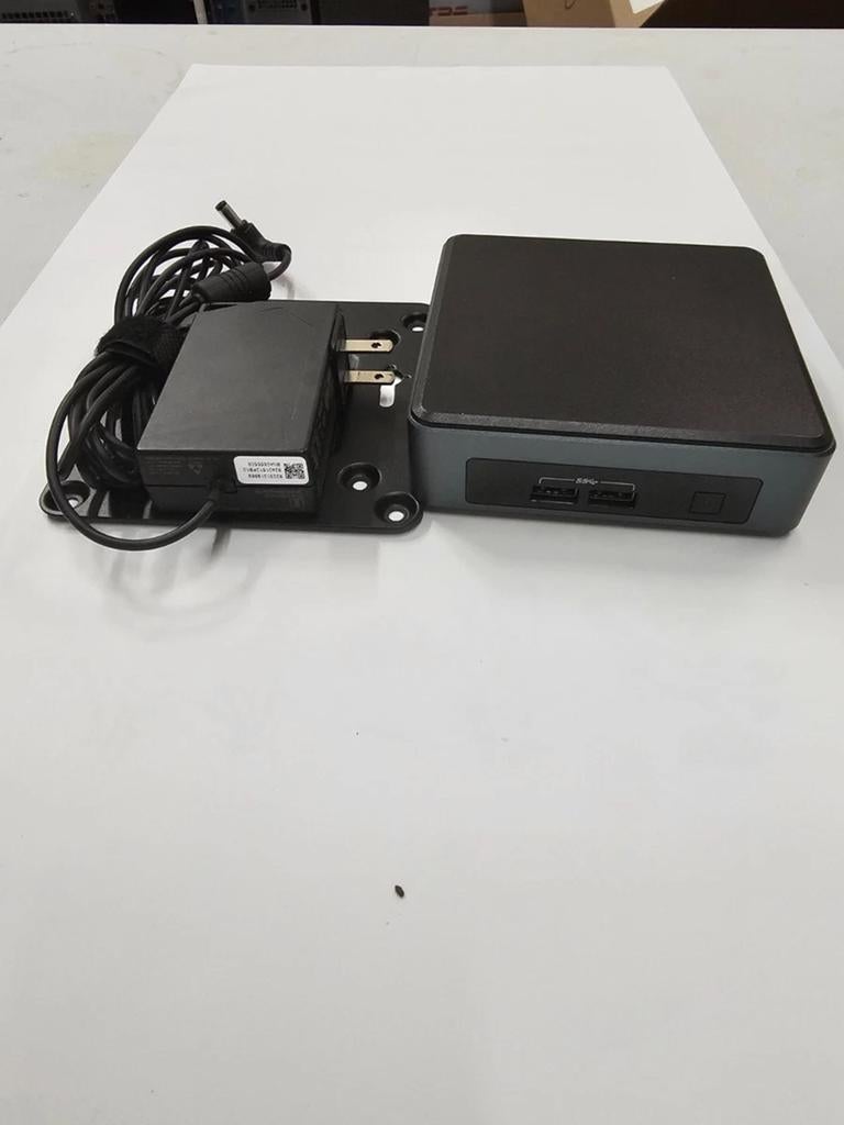 IntelNuc pc, Audio, Tv en Foto, Schotelantennes, Ophalen of Verzenden, Zo goed als nieuw