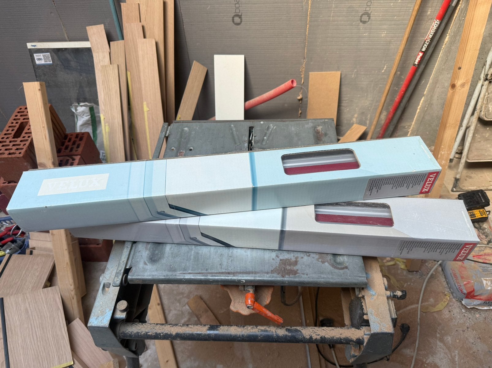Dakraam rolgordijn voor VELUX - Rood M04, Ophalen, Minder dan 80 cm, Minder dan 80 cm, Nieuw