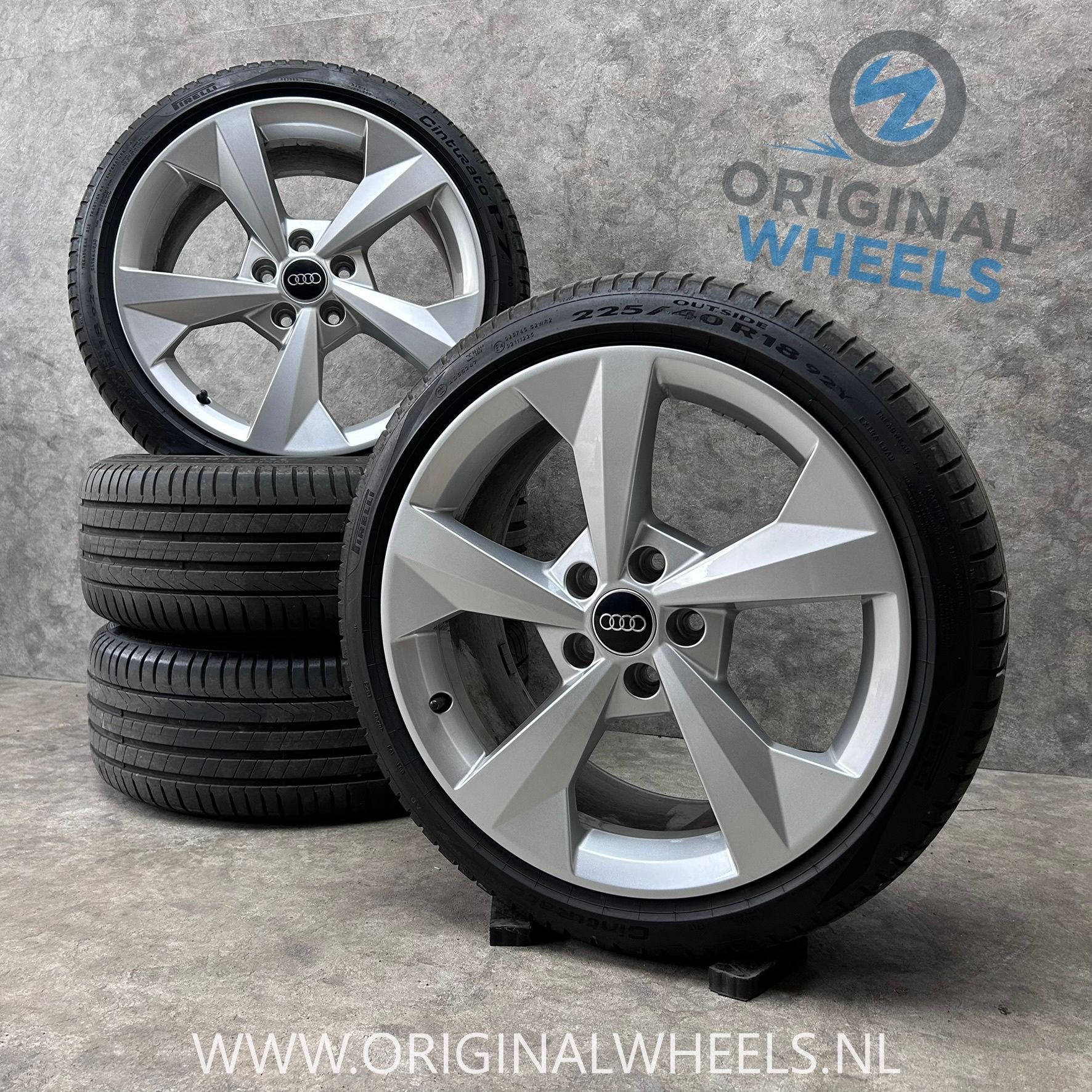 18 inch originele velgen + ☀️ of 🌦️ banden Audi A3 8Y 8Y, Pneus et Jantes, Véhicule de tourisme, Pneus été, -