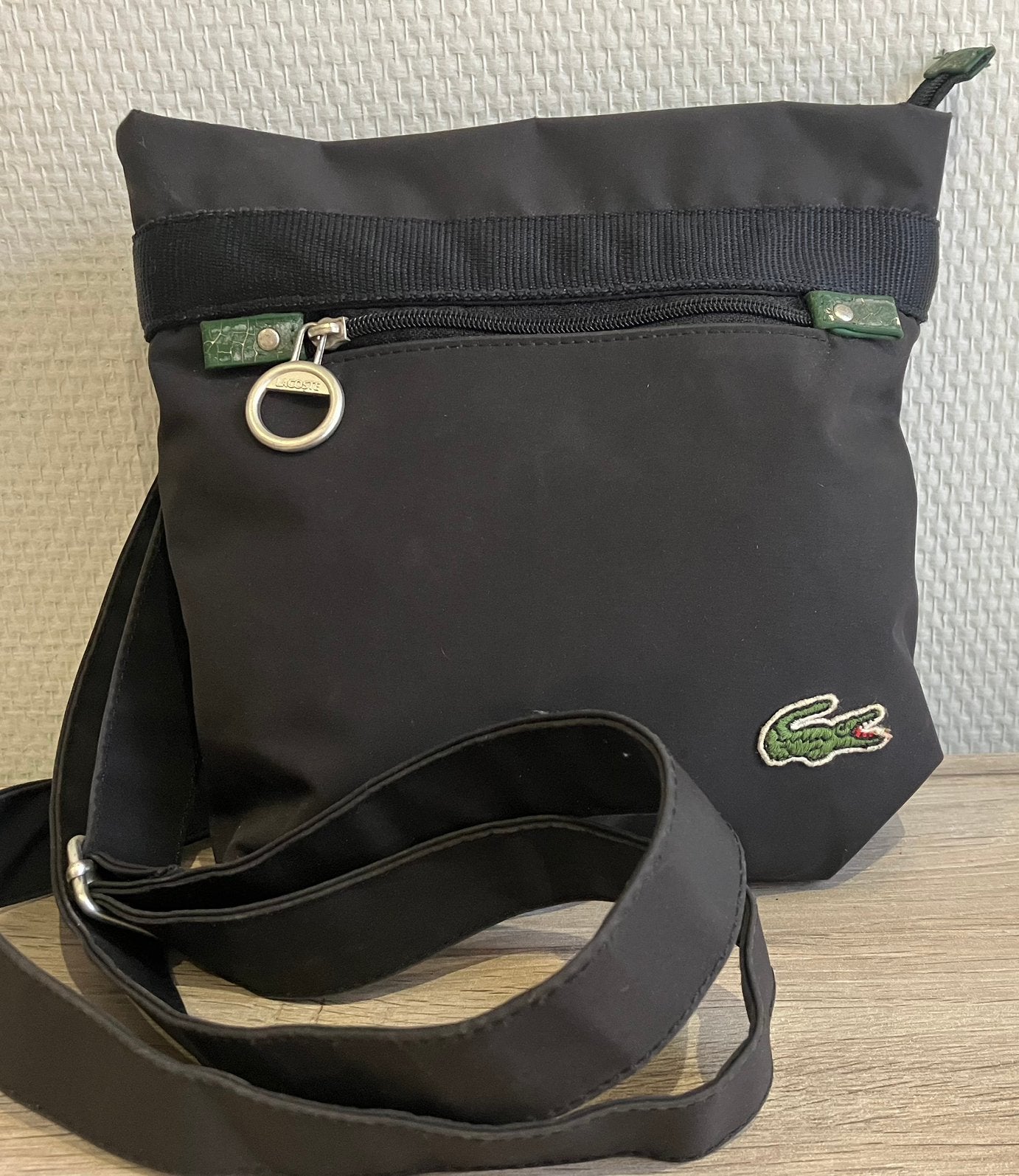 SACOCHE LACOSTE, Enlèvement, Comme neuf