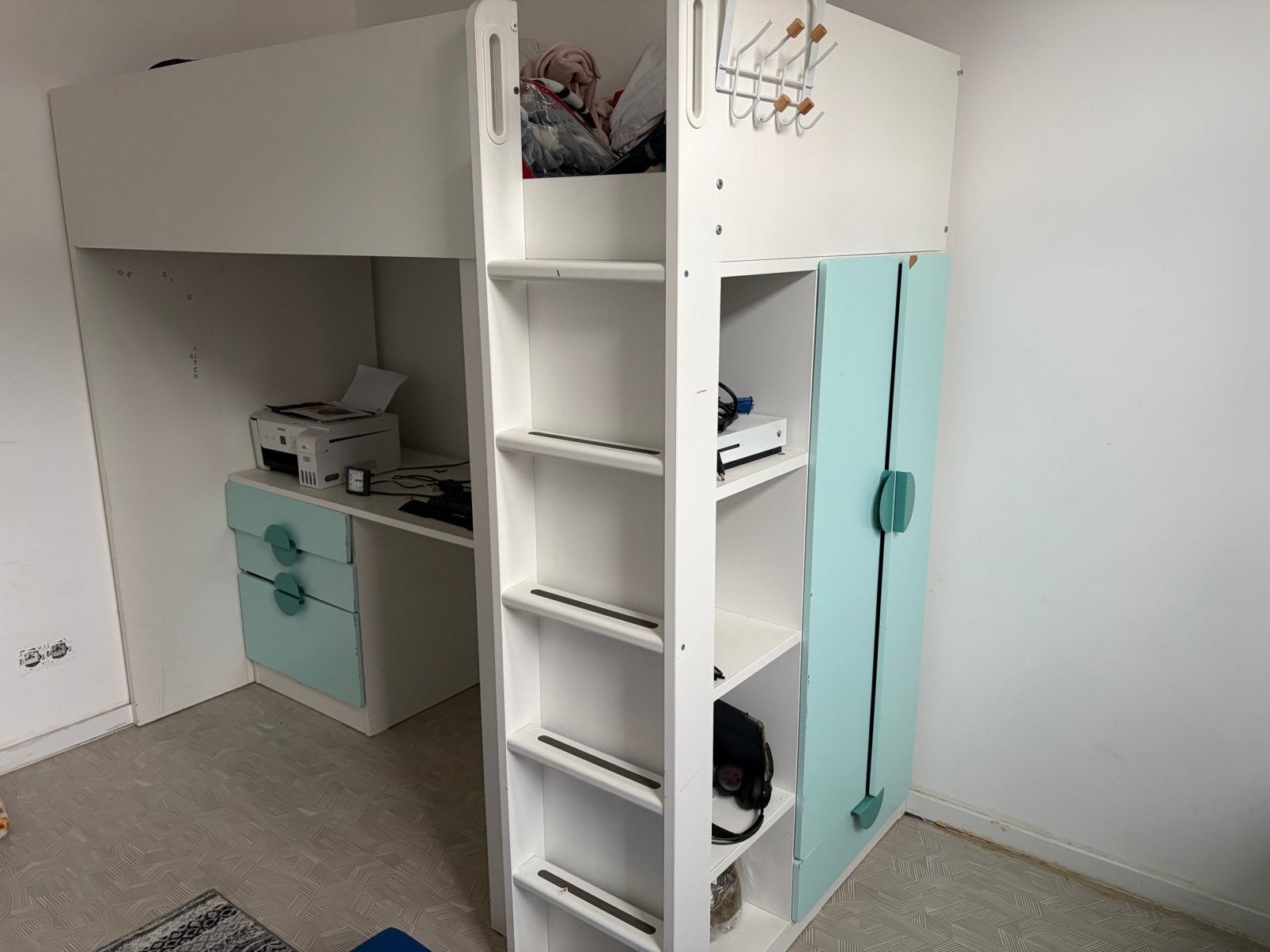 IKEA SMÅSTAD Hoogslaper met bureau en kast (Zonder matras), Ophalen, Zo goed als nieuw, Hoogslaper